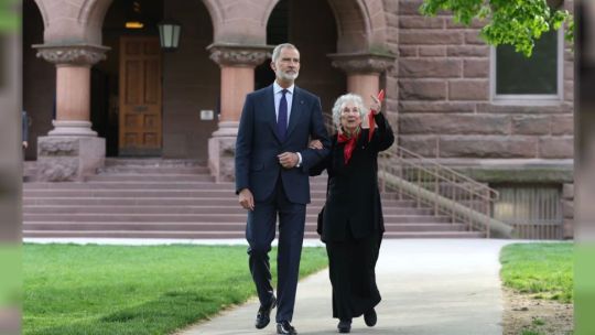 Imagen para el artículo: Margaret Atwood recibió el Premio Joan Margarit y defendió a la poesía como refugio frente a los autoritarismos