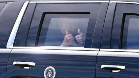 Imagen para el artículo: Nueva hospitalización de Trump: las imágenes de hematomas e hinchazón alimentan el debate sobre su estado físico