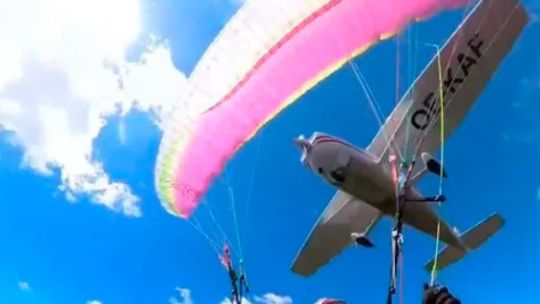 Imagen para el artículo: Una parapentista fue embestida por una avioneta en pleno vuelo y sobrevivió