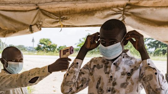 Imagen para el artículo: Qué es el virus Bundibugyo: la variante de Ébola sin vacuna que genera alertas internacionales y restricciones de viaje globales