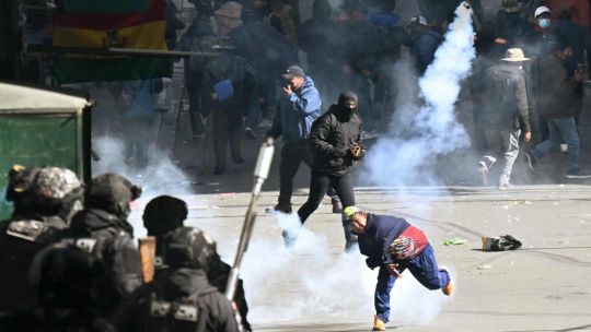 Imagen para el artículo: Bolivia autoriza a las Fuerzas Armadas a actuar en conflictos internos en plena ola de bloqueos