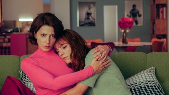 Imagen para el artículo: Amarga Navidad: la inmaculada inteligencia de Pedro Almodóvar, entre el melodrama, el amor y la traición