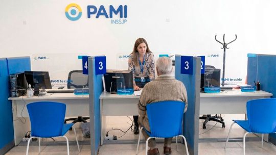 Imagen para el artículo: PAMI digitalizó las solicitudes de ingreso a residencias propias y fijó los estudios de salud obligatorios