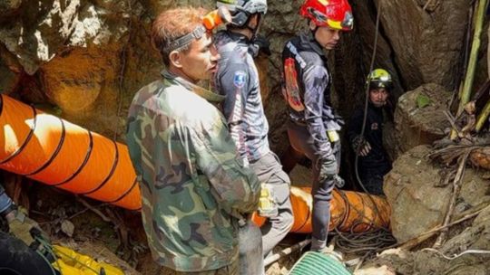 Imagen para el artículo: Milagro en Laos: rescatan con vida a cinco aldeanos atrapados en una cueva inundada