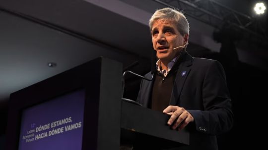 Imagen para el artículo: Luis "Toto" Caputo anuncia que 2027 será el año en que "el país más va a crecer"