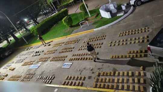 Imagen para el artículo: Una camioneta a toda velocidad y 555 kilos de droga: el operativo que terminó con dos detenidos en Chaco