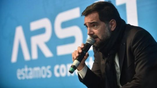 Imagen para el artículo: La demora de "Infobae" y el vínculo de Leal con Scatturice y con Santiago Caputo