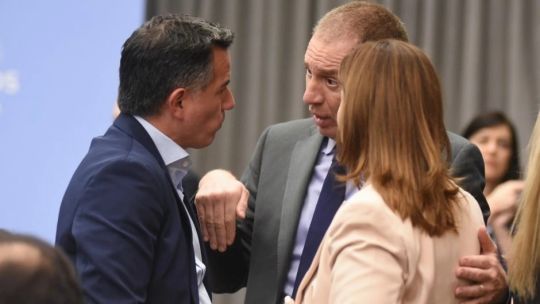 Imagen para el artículo: Estrategia 2027: Bornoroni lleva a un pelotón de intendentes a la Casa Rosada
