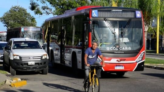 Imagen para el artículo: Paritarias colectiveros: la UTA Corrientes acordó un básico de $1.370.000 y frenó las suspensiones