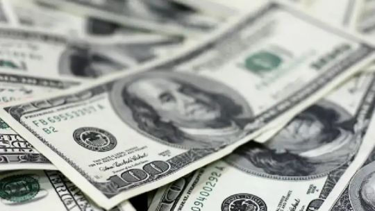Imagen para el artículo: El dólar oficial cerró la semana al alza y alcanzó los $1.460
