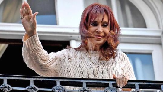 Imagen para el artículo: Aniversario Cristina Kirchner presa: los shows militantes en San José 1111