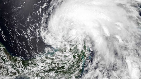 Imagen para el artículo: La tormenta tropical Amanda avanza en el océano Pacífico pero se mantiene lejos de las costas mexicanas