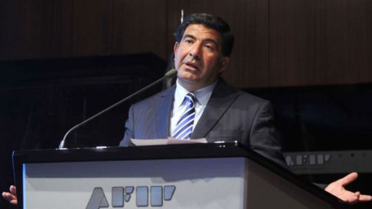 Imagen para el artículo: Ricardo Echegaray, afuera: el Gobierno lo expulsó de ARCA al quedar firme su condena en la causa Oil Combustibles