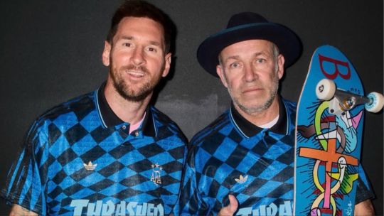 Imagen para el artículo: Cultura, negocios y fútbol: la inesperada alianza entre la icónica revista de skate Thrasher y la Selección argentina