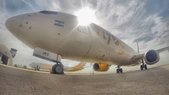 Imagen para el artículo: Éxodo de ejecutivos de Flybondi y solo dos aviones operativos anticipan una crisis terminal