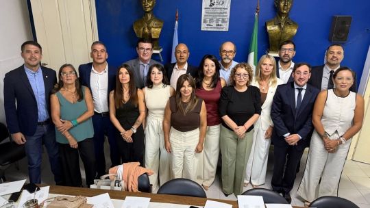Imagen para el artículo: La oposición chaqueña impulsa una ley para congelar tarifas y frenar cortes de luz y agua