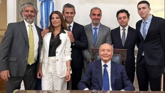 Imagen para el artículo: La foto viral de siete Menem en el Congreso