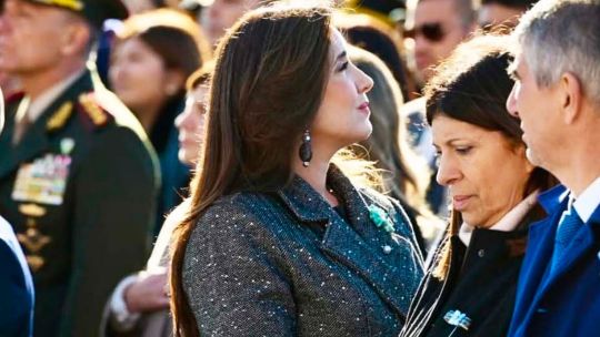 Imagen para el artículo: Guerra fría en Rosario: Villarruel lo hizo de nuevo, desafió a Milei y criticó al Gabinete