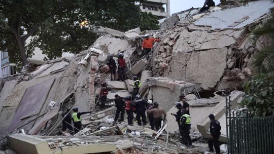 Imagen para el artículo: Devastación y caos por los terremotos en Venezuela: los muertos suben a 920 y hay 3.360 heridos