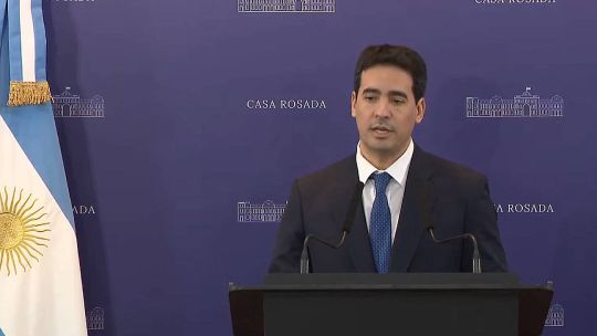 Imagen para el artículo: El estreno de Adrián Ravier como vocero: las claves del mensaje económico con el que el Gobierno busca mostrar un cambio de ciclo