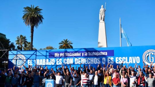 Imagen para el artículo: La CGT encara un plan de lucha multisectorial para marcarle la cancha a Javier Milei