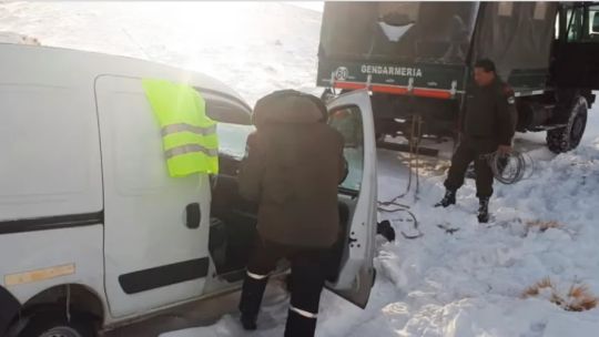 Imagen para el artículo: Temporal de nieve en Mendoza: rescataron a 23 personas atrapadas en alta montaña