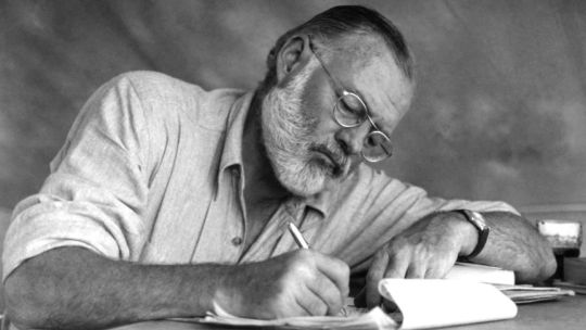 Imagen para el artículo: Ernest Hemingway y el dominio del estilo narrativo que le valió el Premio Nobel de Literatura