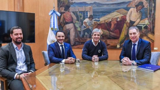 Imagen para el artículo: El gobernador de Corrientes se reúne con Luis Caputo: la agenda clave con reclamos de fondos y obras