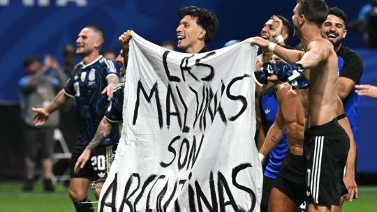 Imagen para el artículo: La arenga de Messi, la final "entregada" de Maradona y la bandera de las Malvinas: todas las teorías conspirativas sobre el mundial 2026