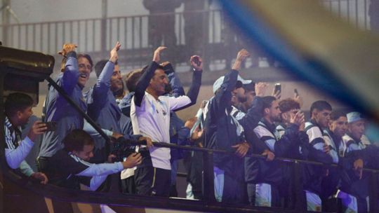 Imagen para el artículo: Video: el emotivo saludo de una controladora aérea cordobesa a la Selección Argentina