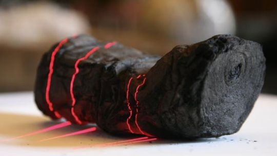 Imagen para el artículo: La inteligencia artificial logró leer un papiro de casi 2.000 años sepultado por el Vesubio