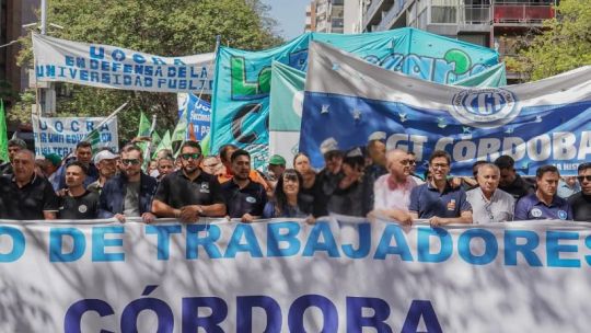 Imagen para el artículo: Marcha de la CGT en Córdoba contra "los despidos" y "cierre de fábricas"