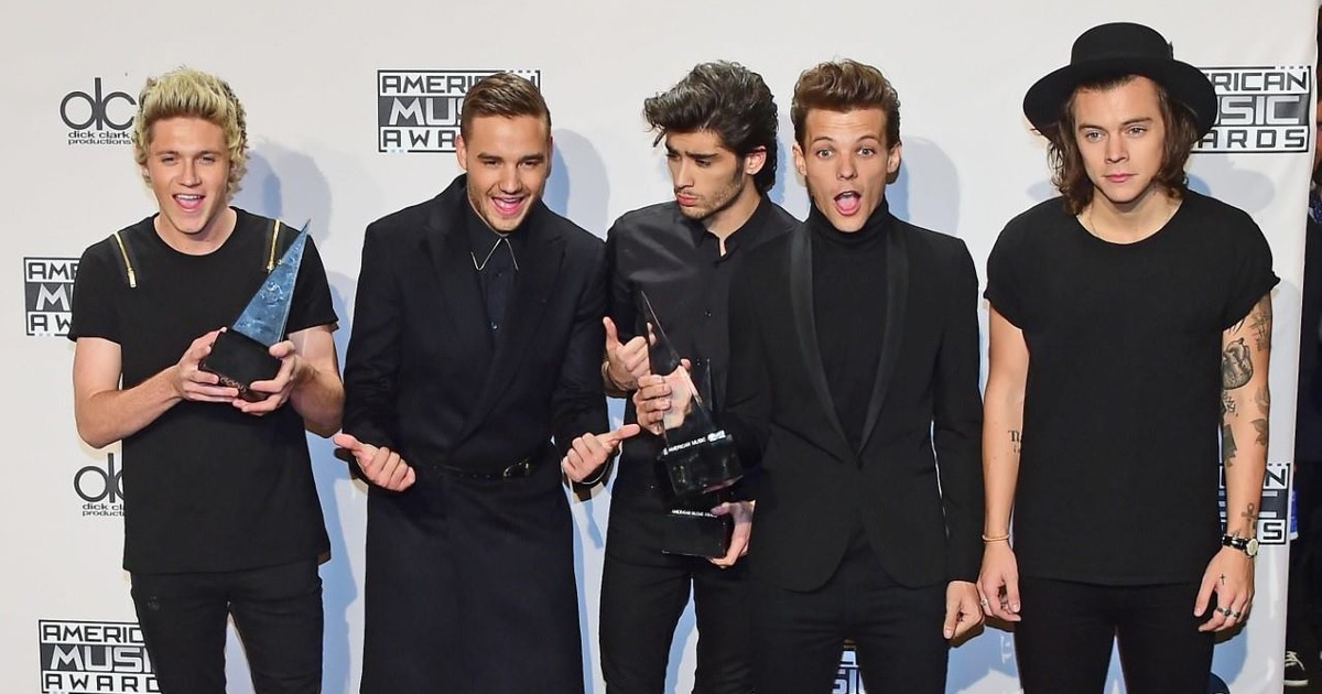 Imagen para el artículo: El furor por One Direction sigue creciendo a casi un año de la muerte de Liam Payne: su hit "Night changes" llegó a mil millones en YouTube