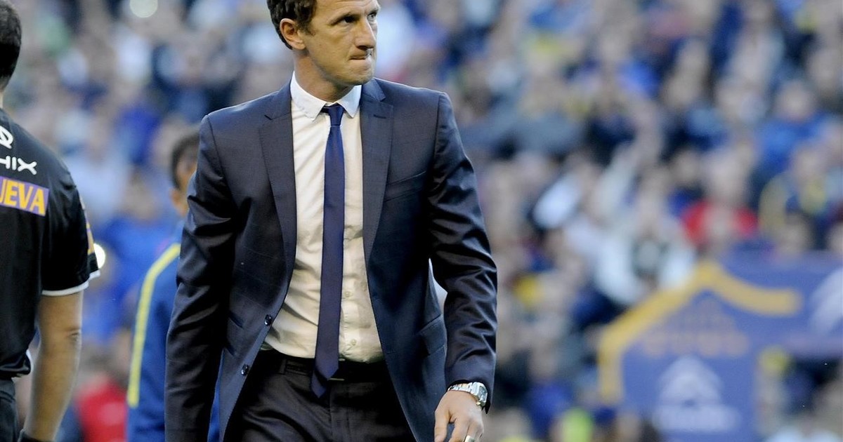 Imagen para el artículo: Riquelme eligió al Vasco Arruabarrena, que se prueba el traje para su revancha como entrenador de Boca