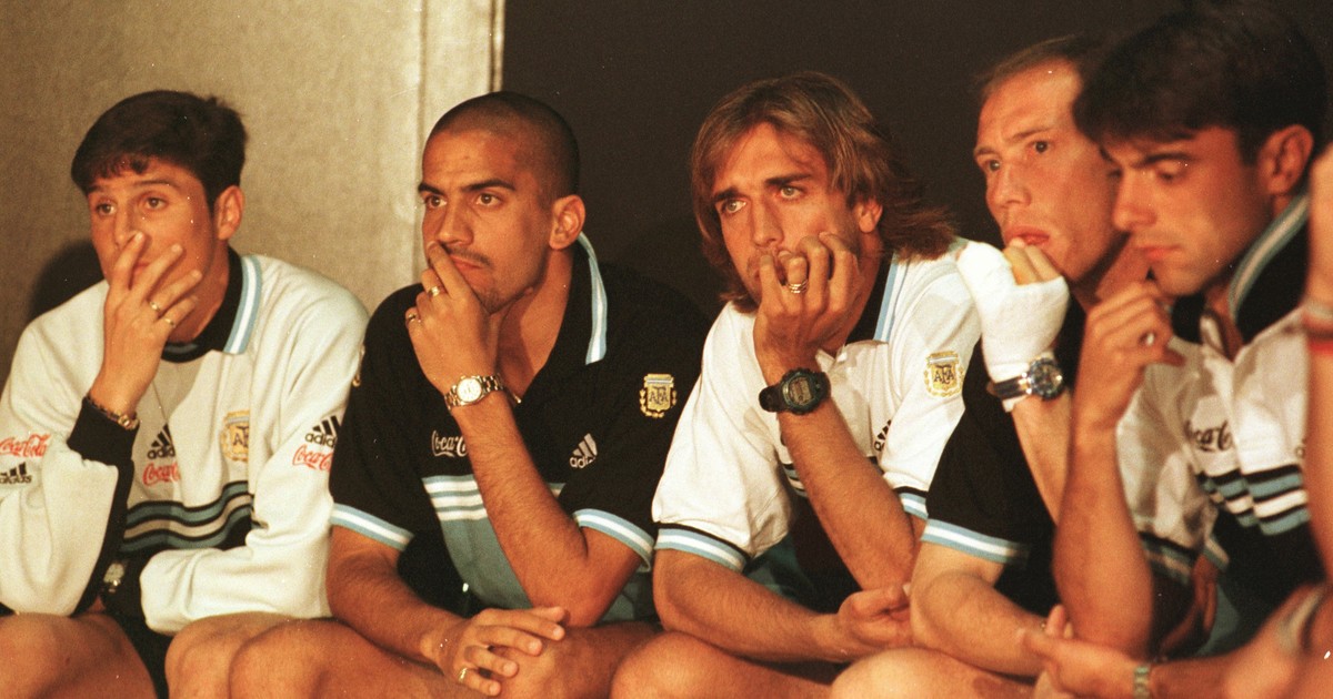 Imagen para el artículo: Francia 1998: el falso doping de la Brujita  Verón que desató una guerra entre la Selección Argentina y la prensa