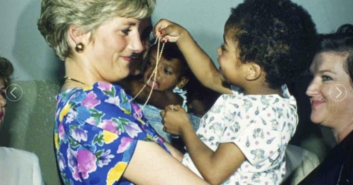 Imagen para el artículo: Qué significa la cita del día, de Lady Di: "No me rijo por un reglamento, lidero con el corazón, no con la cabeza"