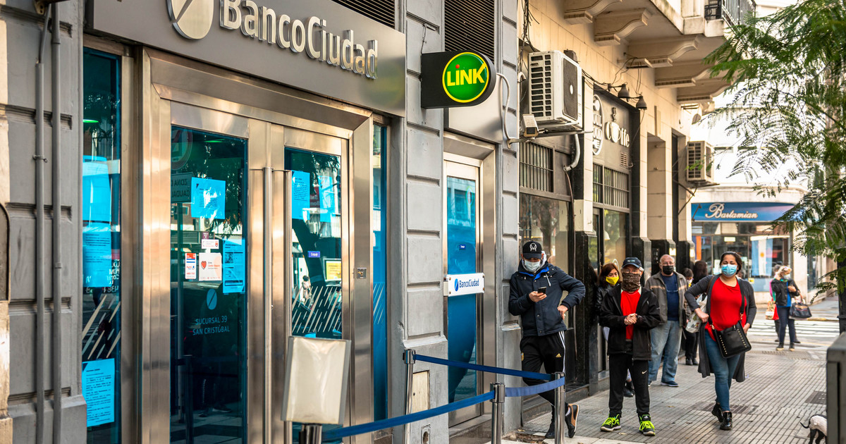 Imagen para el artículo: Familias endeudadas: cómo es el plan de salvataje que aprobó la Ciudad para refinanciar saldos de tarjetas y préstamos