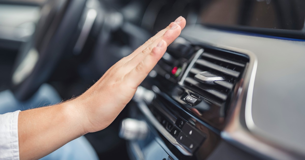 Imagen para el artículo: Juanjo Jiménez, experto en automóviles: "El aire acondicionado de tu coche nunca debería recargarse: si lo necesita, hay un problema"
