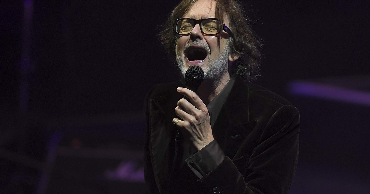Imagen para el artículo: Jarvis Cocker, líder de Pulp: "La fama es como la pornografía: toma algo increíble y lo degrada"; hoy toca en Buenos Aires y su libro cuenta todo lo que nunca dijo