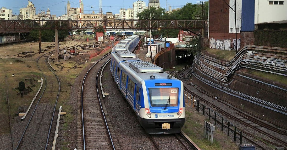 Imagen para el artículo: Anuncian la renovación de 26 kilómetros de vías del tren Sarmiento
