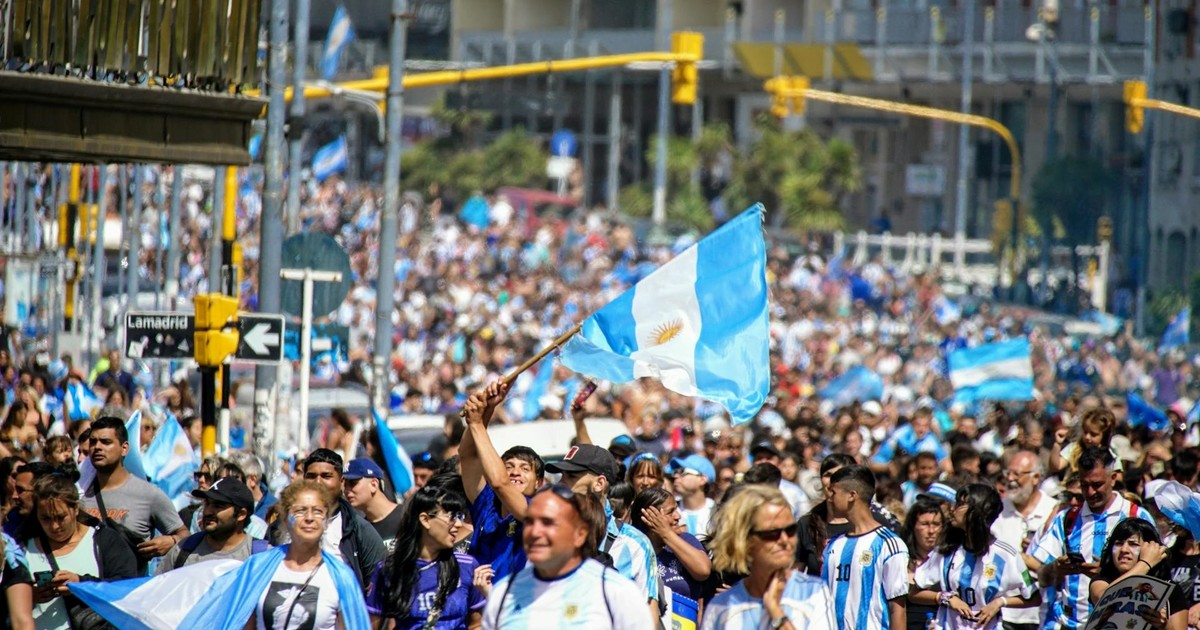 Imagen para el artículo: Día de la Bandera: por qué se conmemora cada 20 de junio, su origen y las frases para celebrar hoy