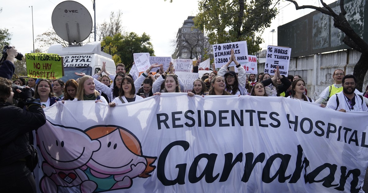 Imagen para el artículo: Conflicto en el Garrahan: "Por ahora no tenemos ninguna oferta oficial", dicen los médicos tras el anuncio del Gobierno del aumento a los residentes