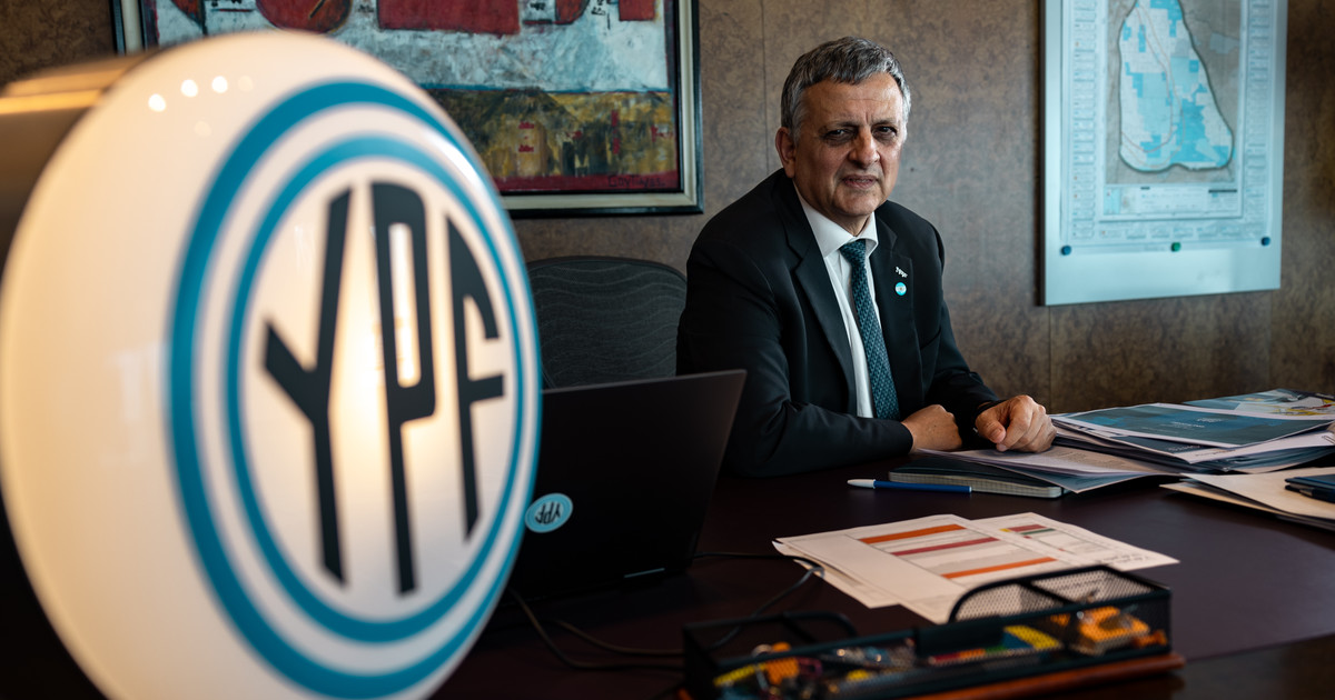 Imagen para el artículo: Sueldos millonarios: el juego de la silla en el directorio de YPF