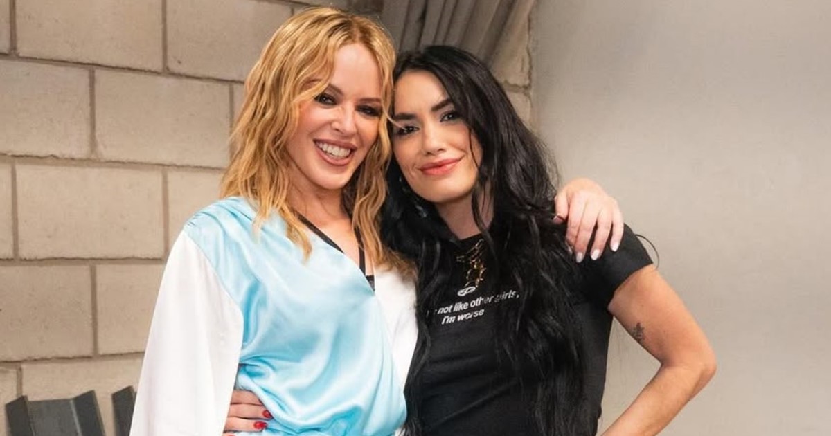 Imagen para el artículo: Kylie Minogue llegó al país y alimenta el rumor de que estará en los shows de Lali en River: un grupo de fans la filmó en la puerta del hotel