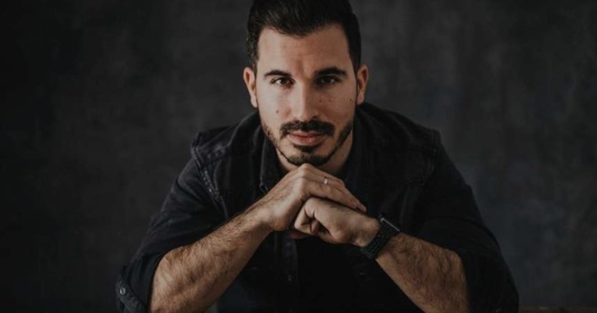Imagen para el artículo: Javier Castillo, escritor: "El principal enemigo de la salud mental es generarnos una vida pensada y no una vida vivida"