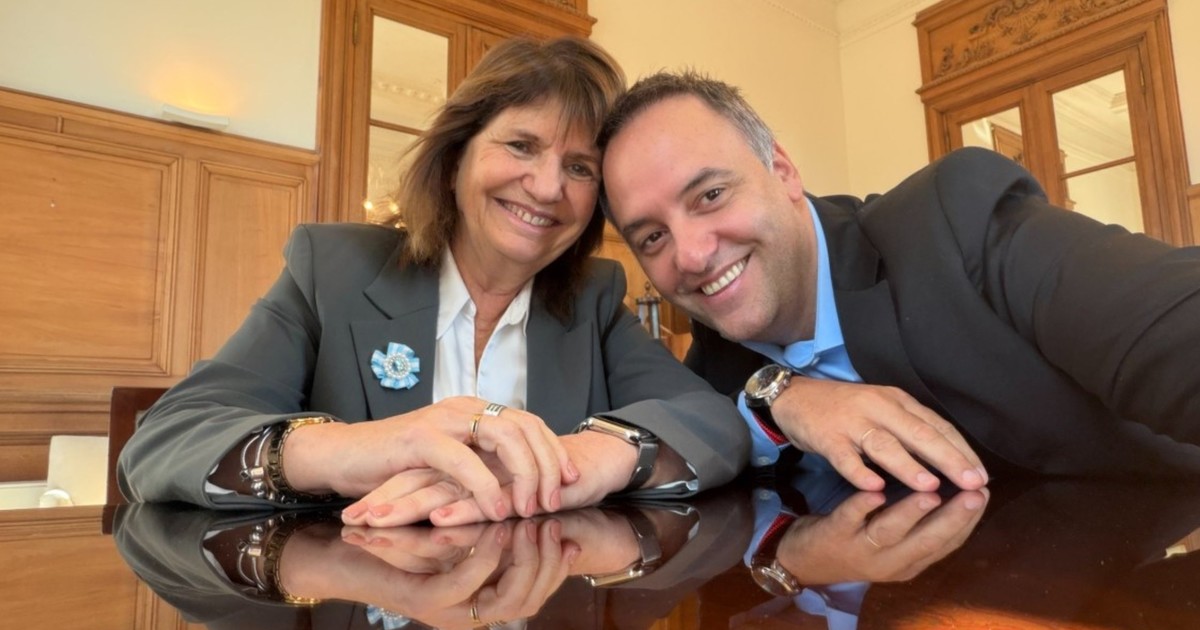 Imagen para el artículo: Bullrich quiere bajar la sesión del Senado por Adorni y un opositor explotó: "Nunca vamos a salvar a ese idiota impresentable"