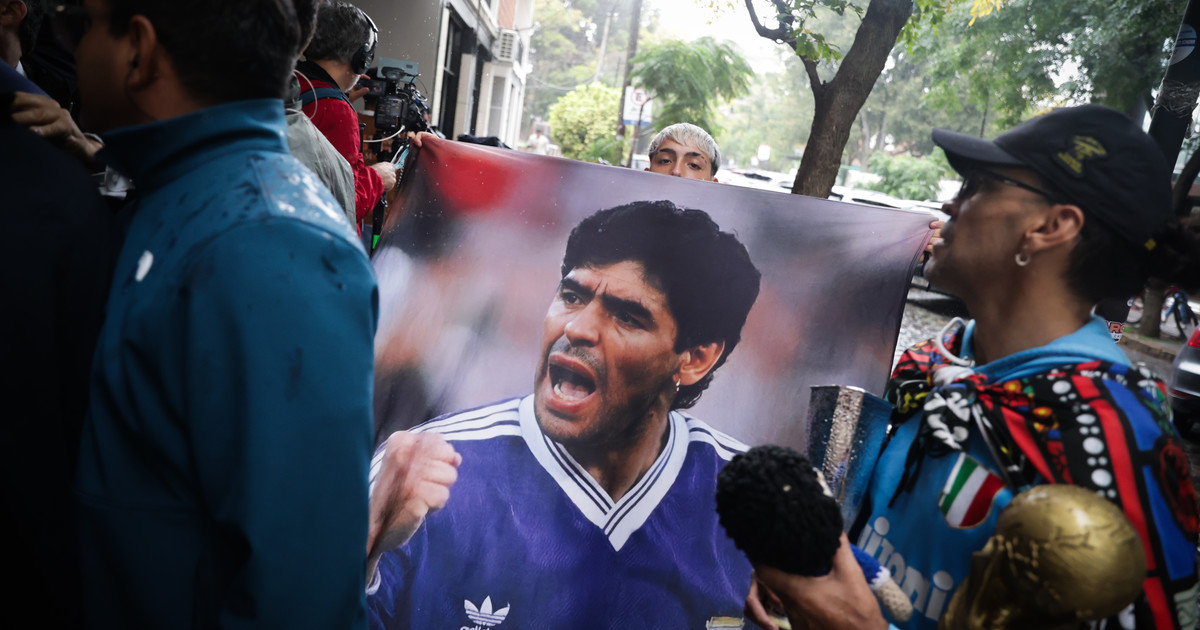 Imagen para el artículo: "¿Para esto me llamás?": la reacción de Cosachov ante el alerta de una enfermera que atendía a Maradona