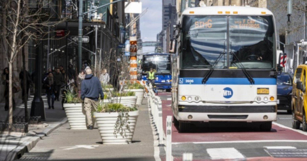 Imagen para el artículo: Confirmado: con la firma de Zohran Mamdani, empiezan los trabajos de mejoras de autobuses en Manhattan
