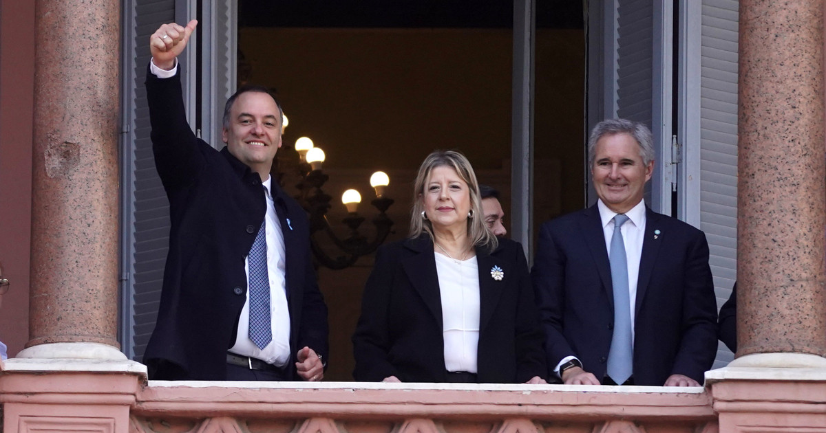 Imagen para el artículo: El Gabinete en crisis por Adorni, bomba de Caputo y las broncas de Milei