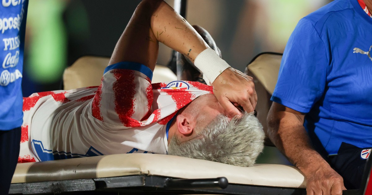 Imagen para el artículo: Alfaro en alerta: Enciso salió entre lágrimas y hay temor de que se pierda el Mundial con Paraguay